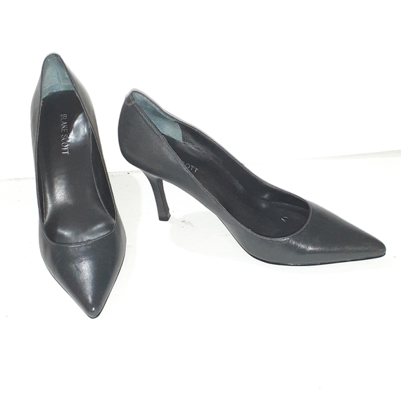 Blake Scott Black Leather Pumps